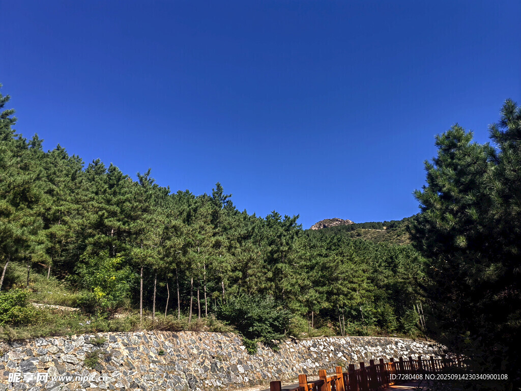 山林间的石砌景观