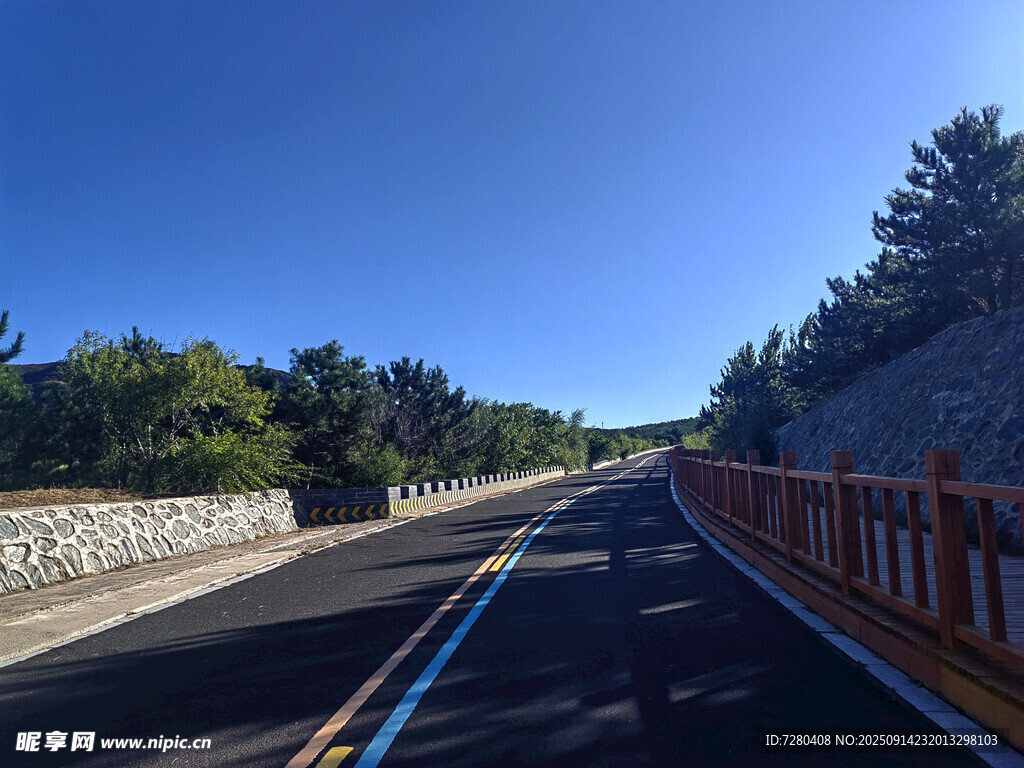 山间公路风景