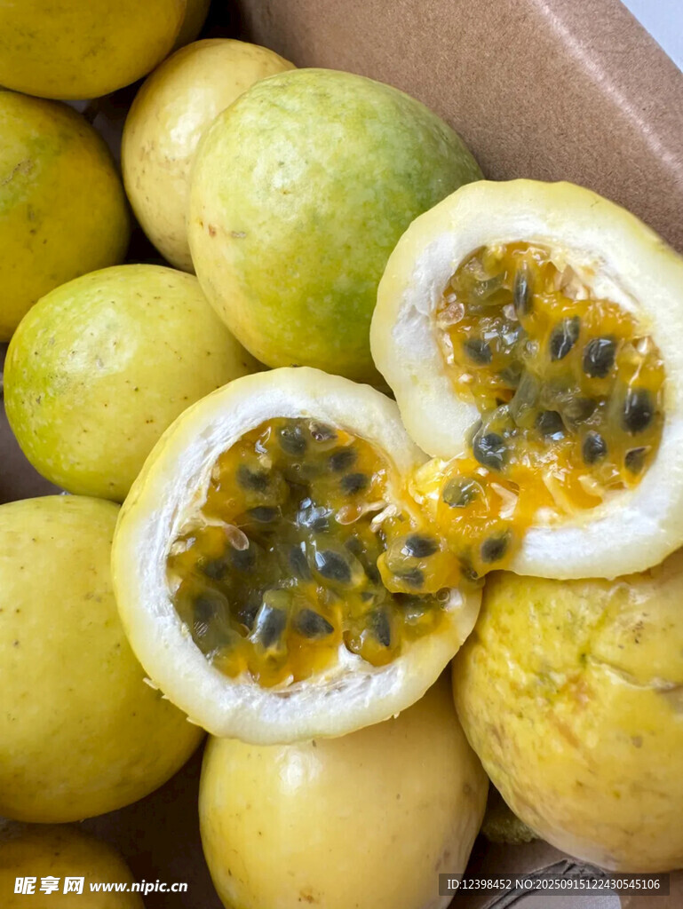 新鲜百香果