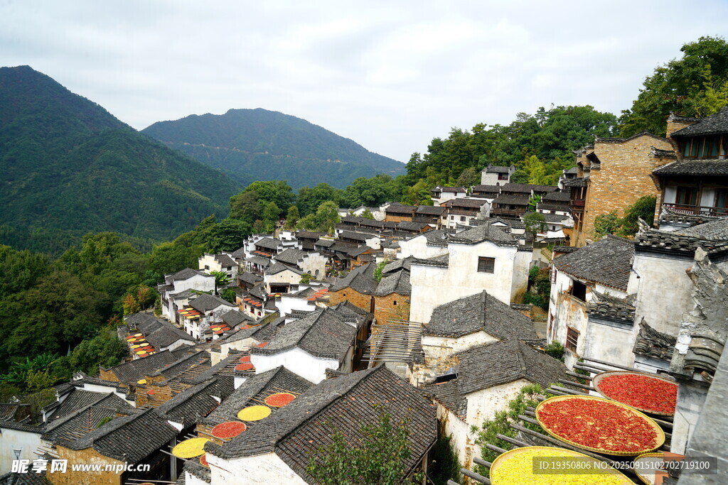 婺源篁岭晒秋人家景色