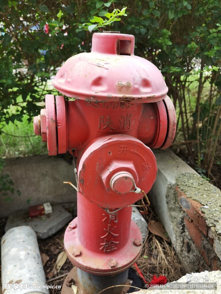 户外红色消防栓设备