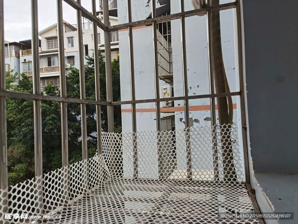 户外金属网格围栏场景