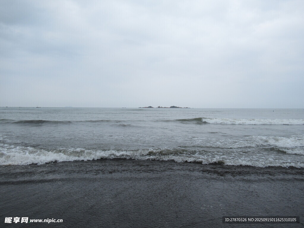 海浪与海平线