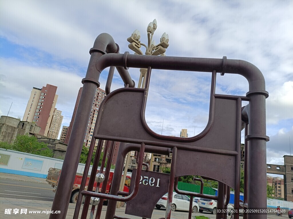 户外创意金属雕塑景观