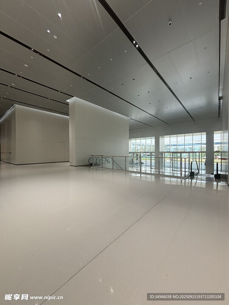 现代空旷室内空间场景