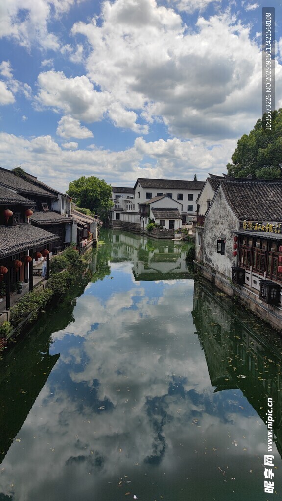 江南水乡古镇静谧风光