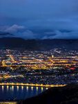 城市璀璨夜景俯瞰图