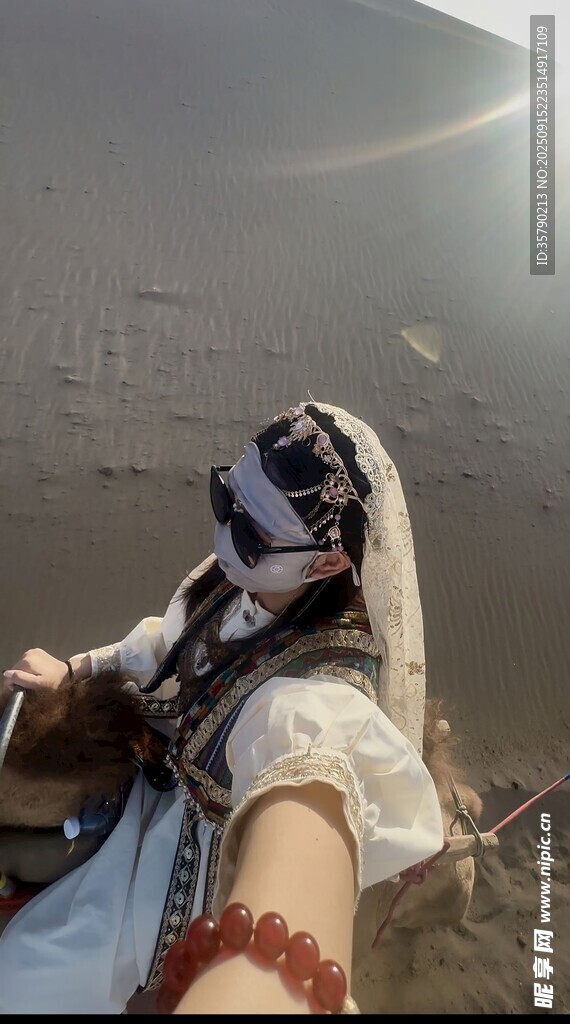 沙漠旅人 异域装扮探险者