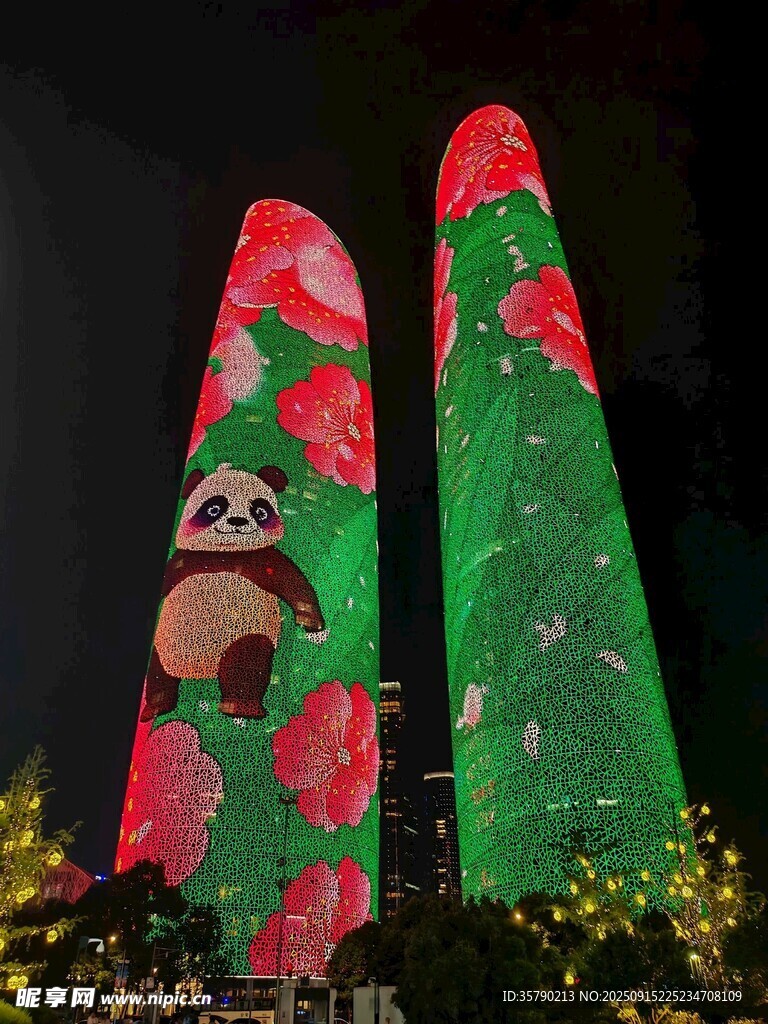 熊猫花卉主题大型彩灯
