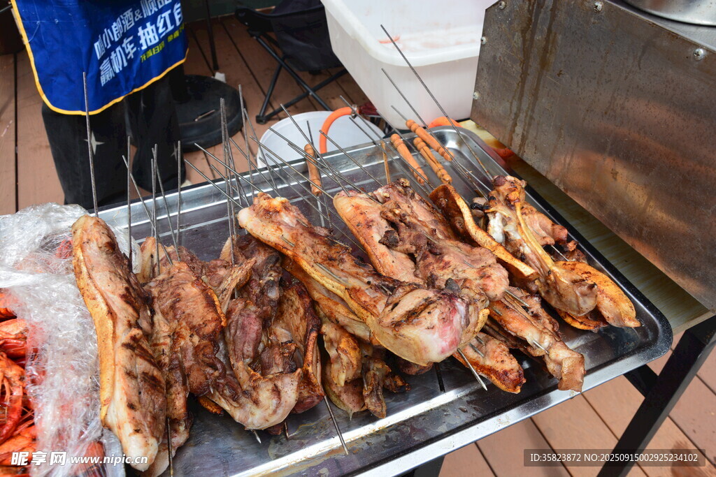 美味烤小猪肉诱人呈现