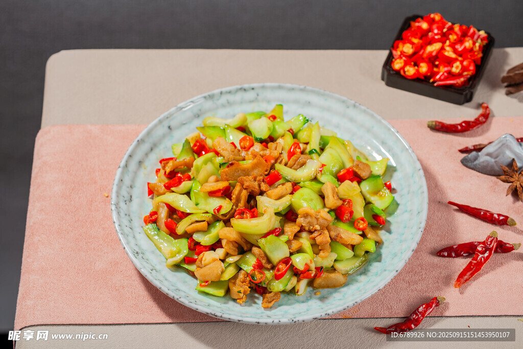 菜梗炒油渣