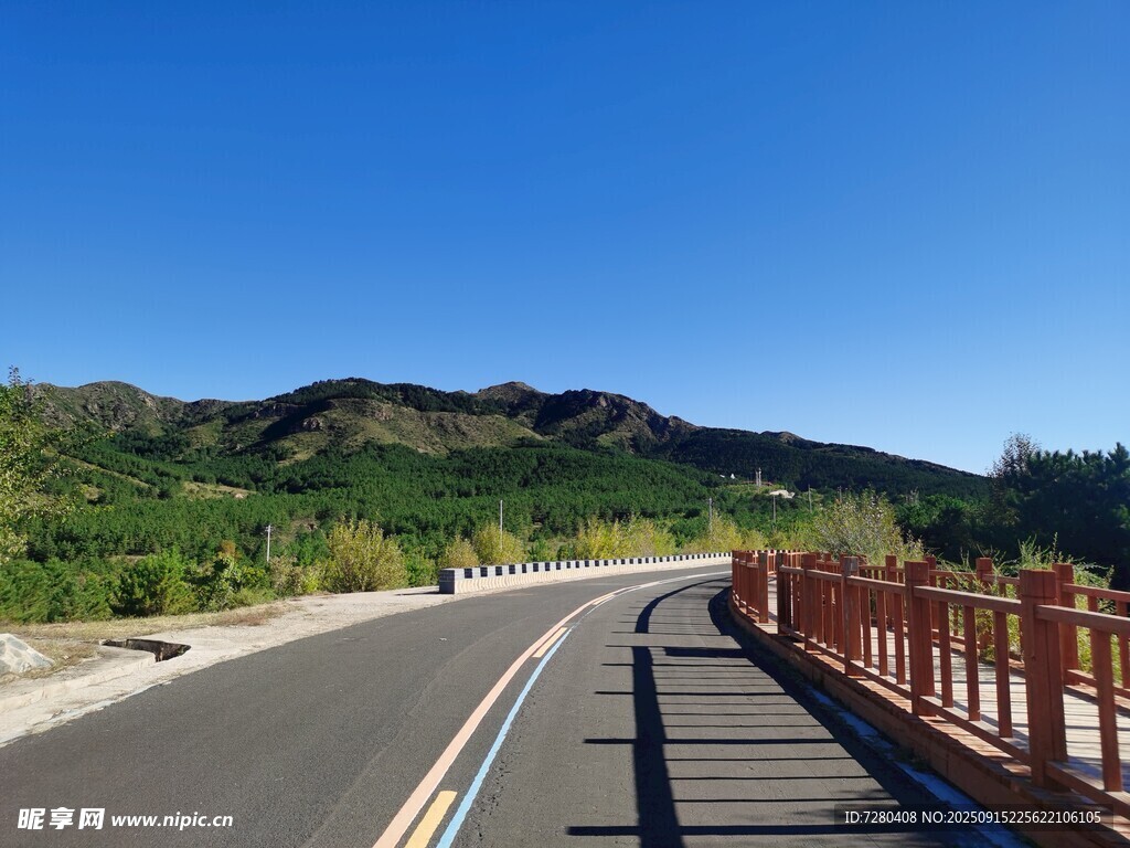 山间公路美景