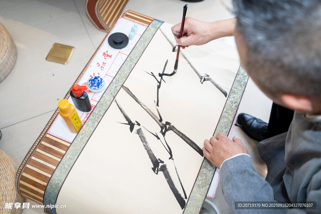 大师在作画