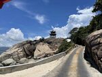 海边蜿蜒公路与观景塔