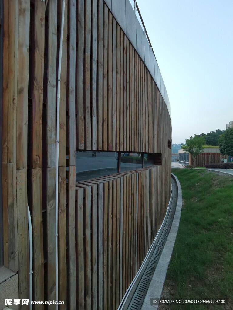 木质弧形建筑外观设计