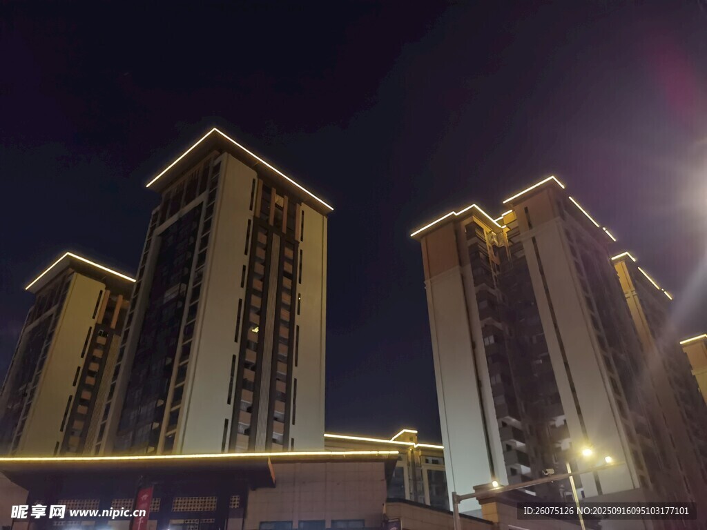 城市夜景高楼灯火辉煌