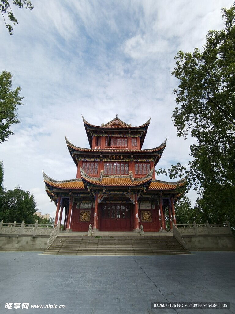 中式古亭尽显传统建筑之美