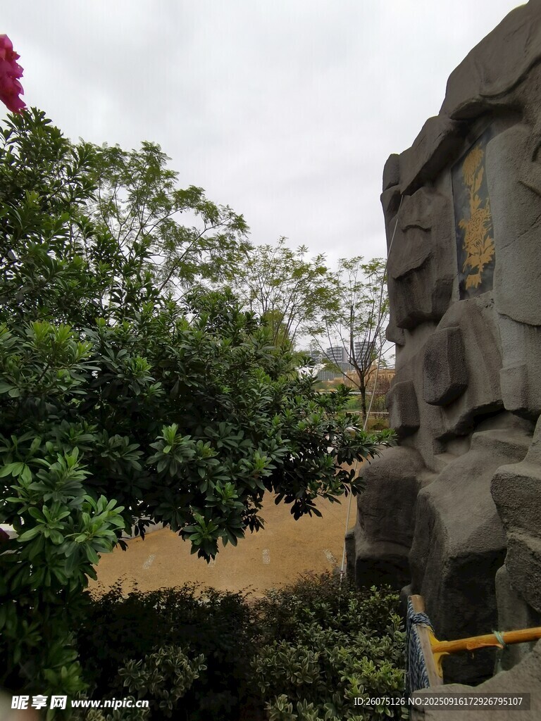 景区奇特石雕景观