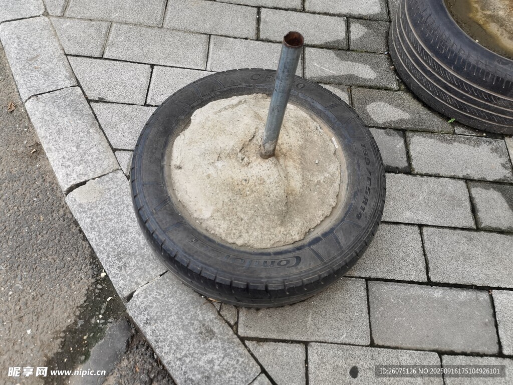 废旧轮胎改造的简易花盆