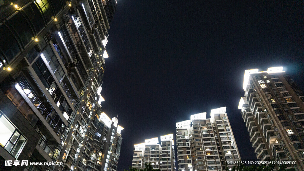 都市璀璨夜景高楼林立