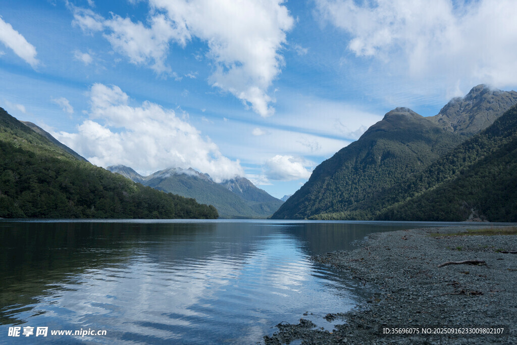 宁静山水湖景自然风光