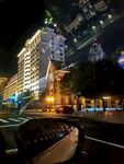 城市夜景中的璀璨建筑