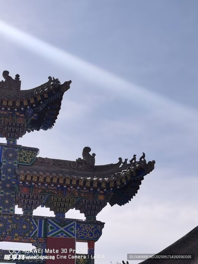 牌坊下的一角