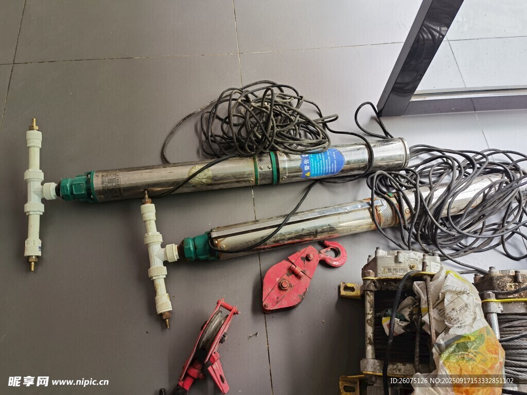 多样工具设备摆放场景