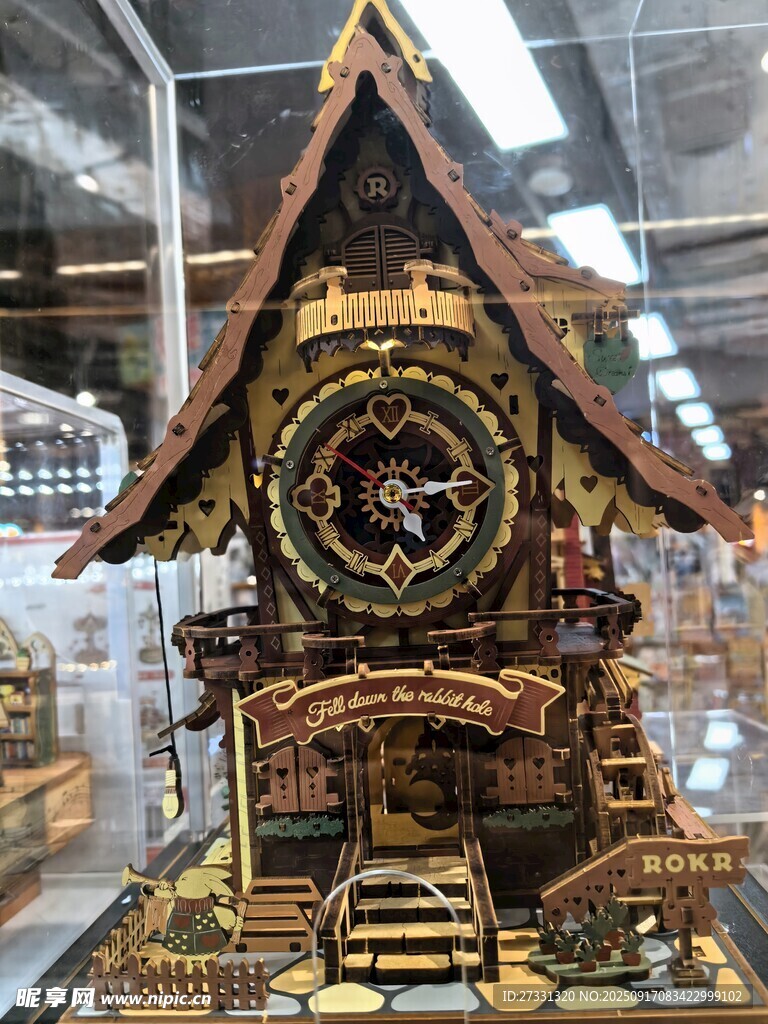 复古精美机械钟模型