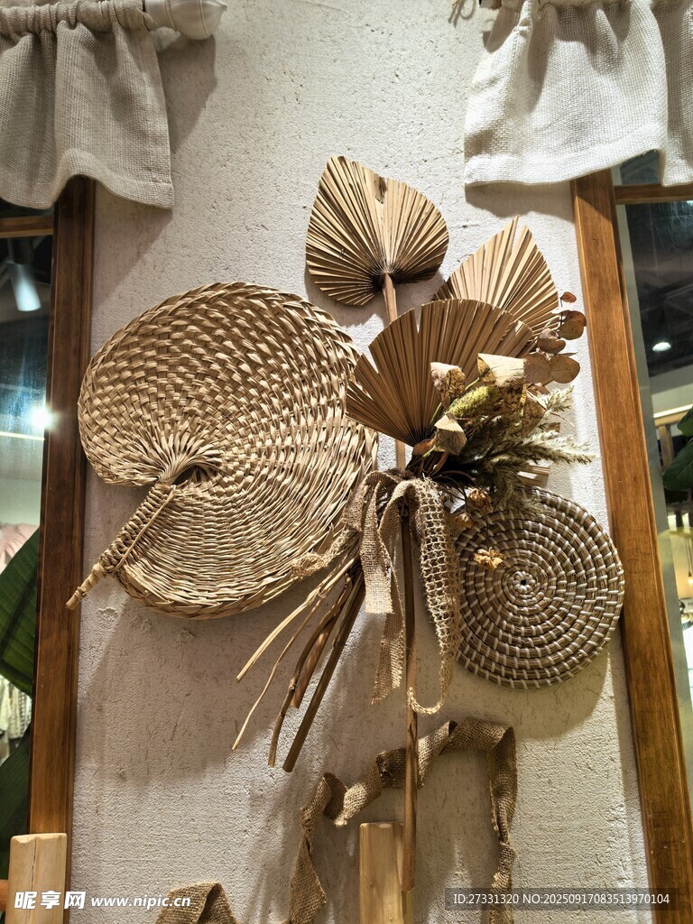 手工编织装饰艺术品展示