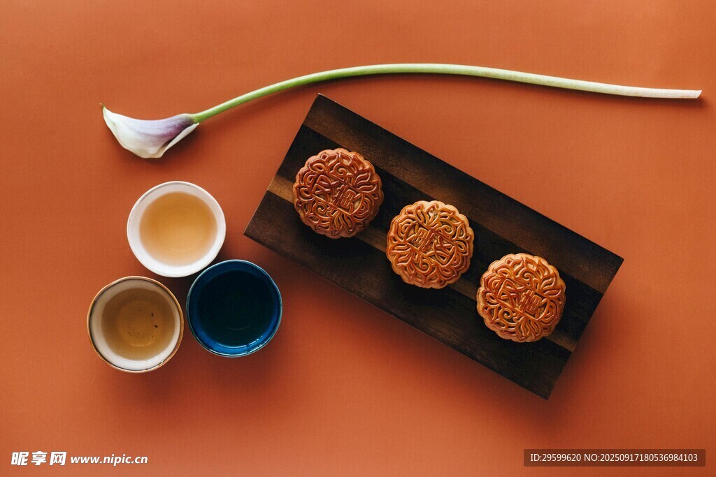 日式点心与茶饮组合