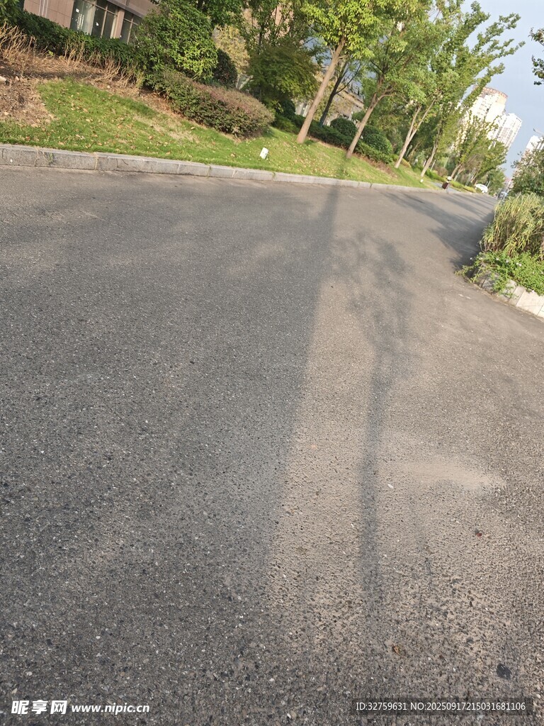 平整柏油路面场景