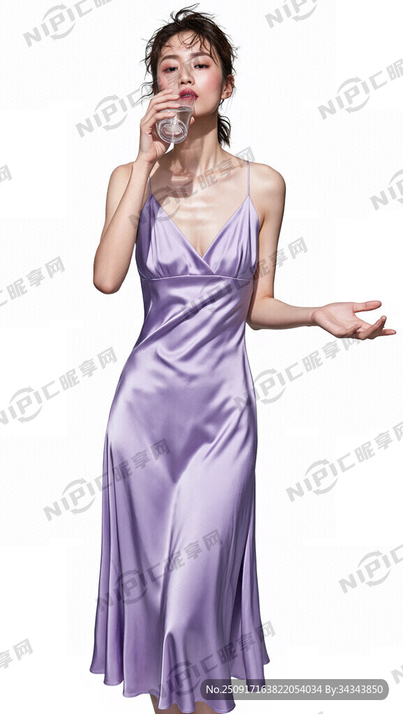 阴虚质  现代女性全身站立像