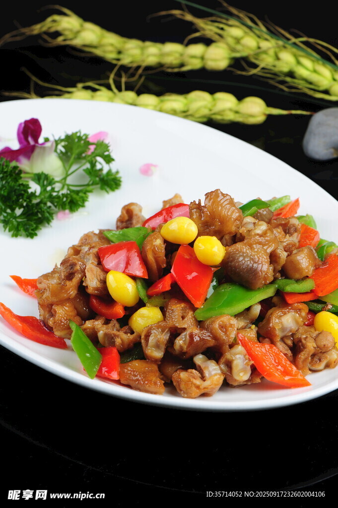 彩椒玉米炒兔肉