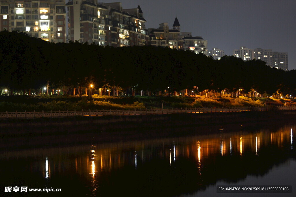 河畔夜景