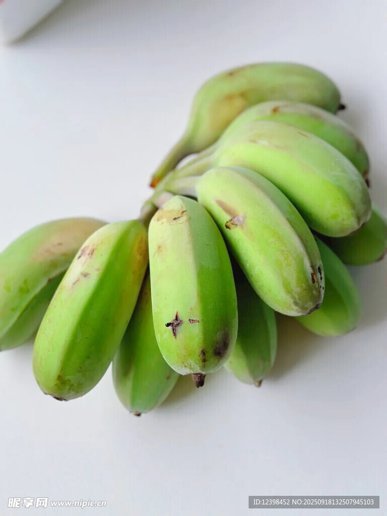 青绿香蕉一束