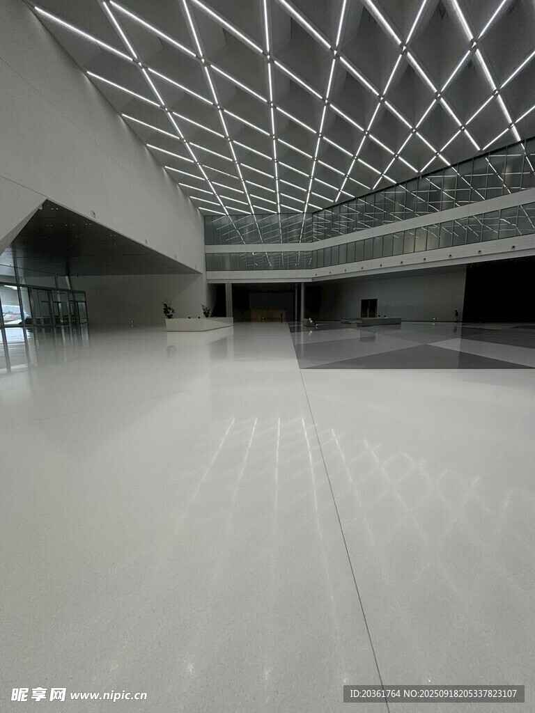 现代空旷室内空间场景
