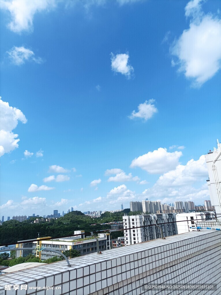 蓝天白云