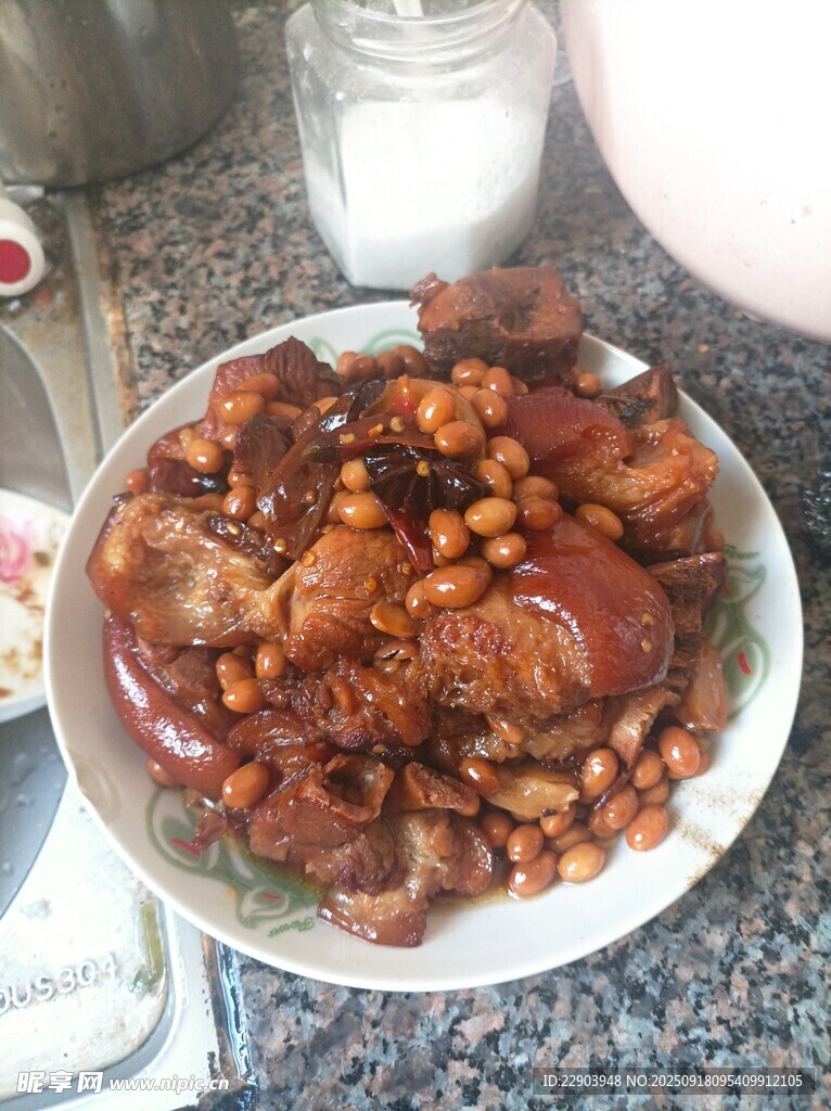 黄豆焖猪脚