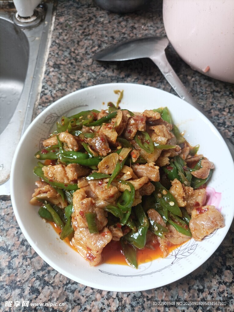 辣椒炒五花肉