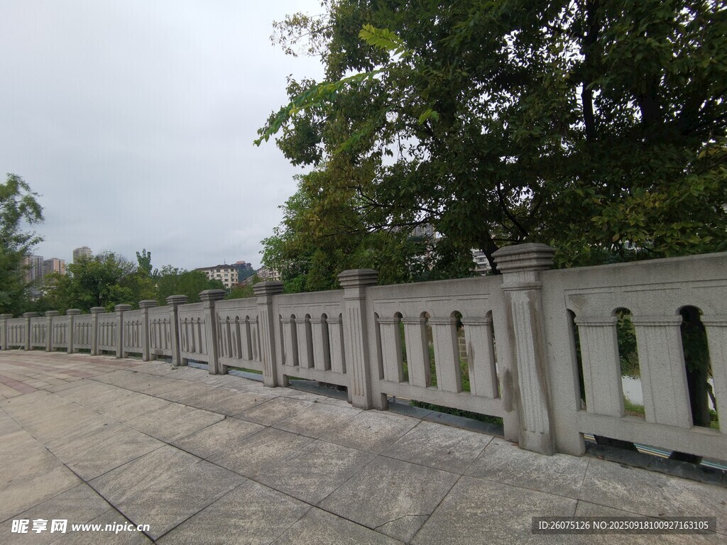 户外石质围栏景观