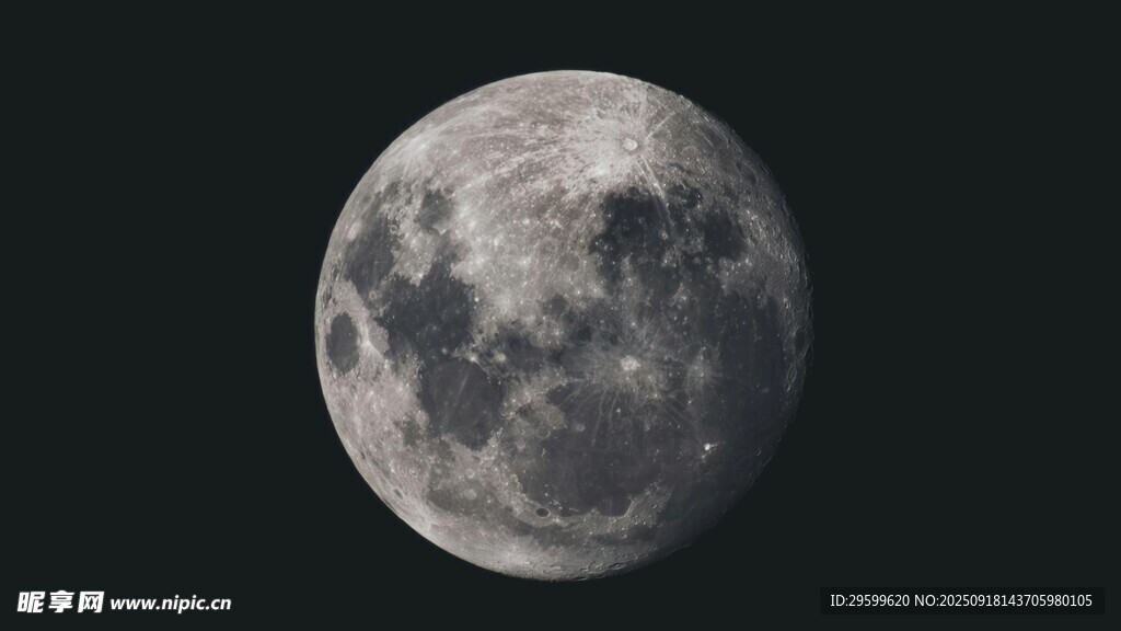 夜空中的满月