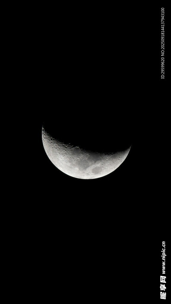 夜空中的弯弯月牙