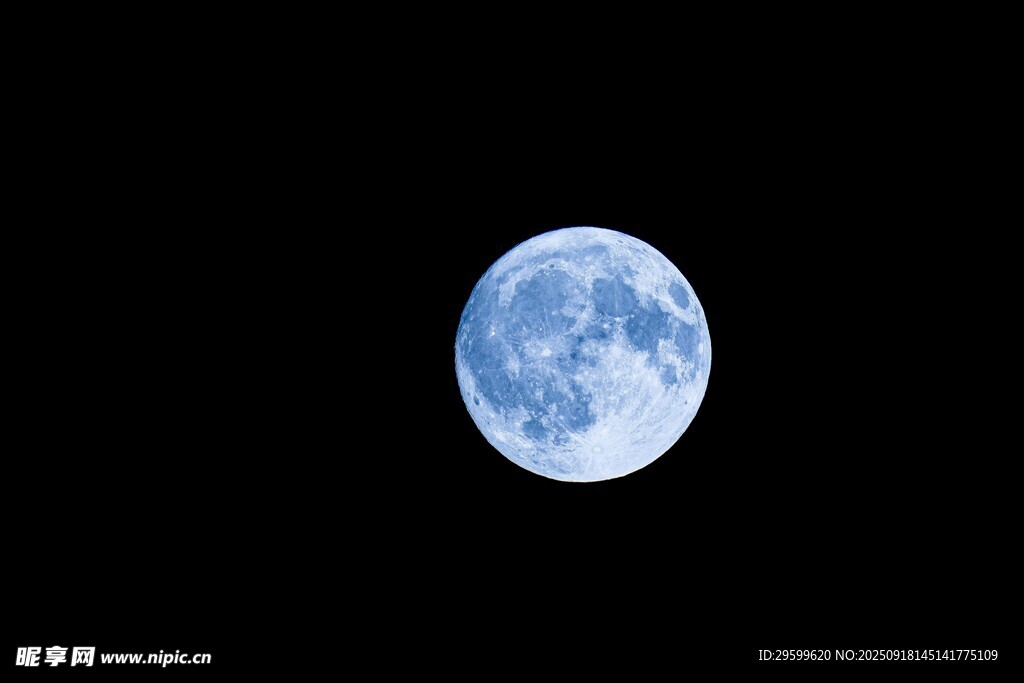 夜空中的蓝色月亮