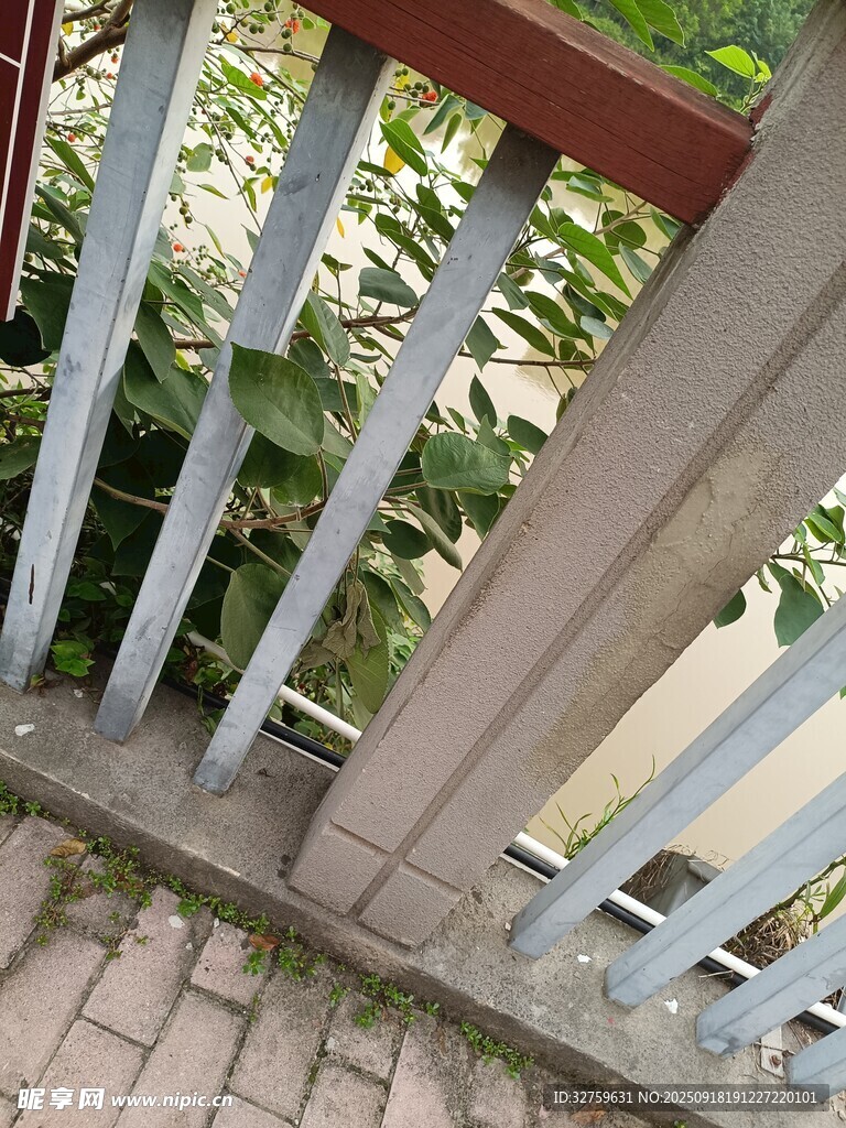 户外木质与金属材质栏杆