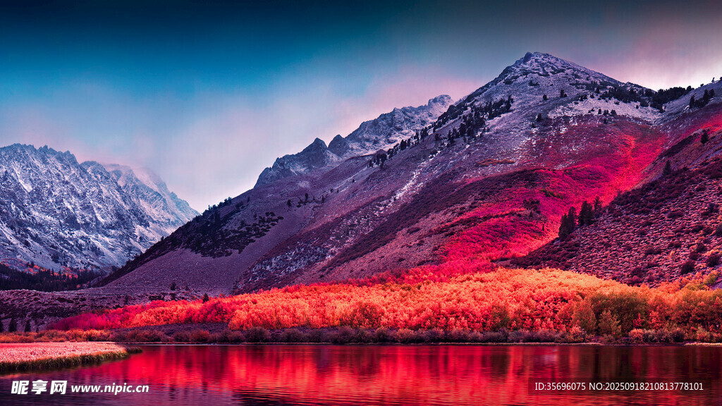壮丽山景映于湖