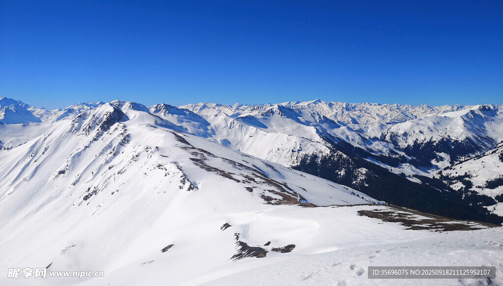 壮丽雪山风光