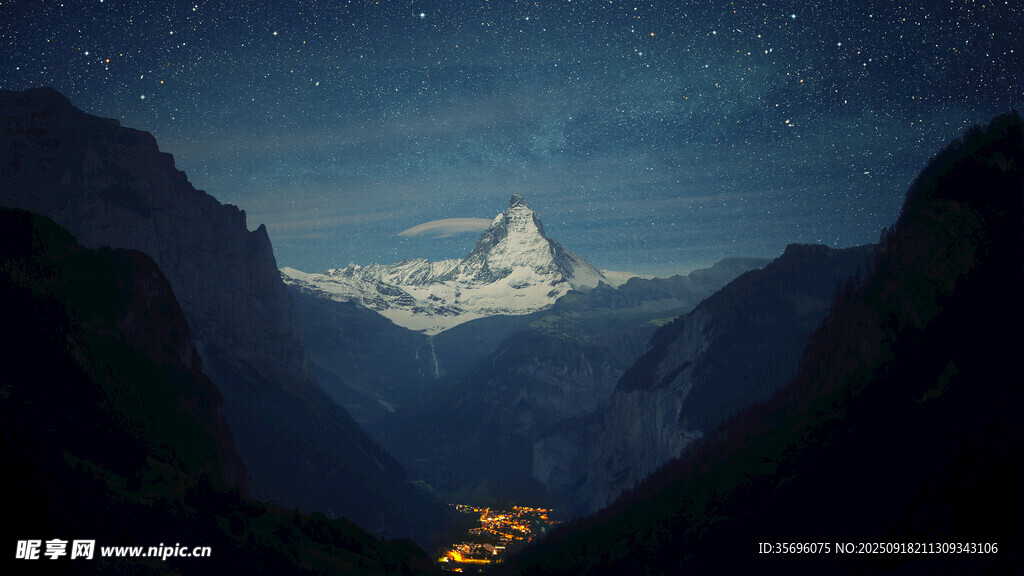 夜空下山谷中的梦幻景象