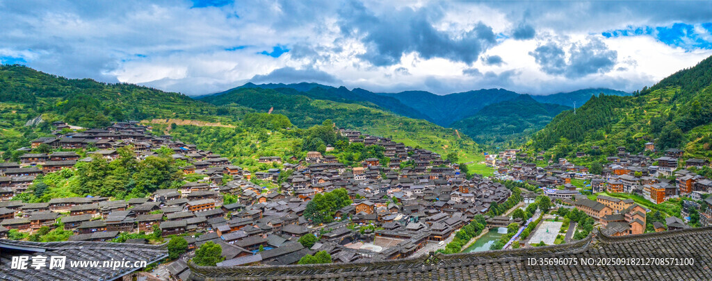 山间小镇美景