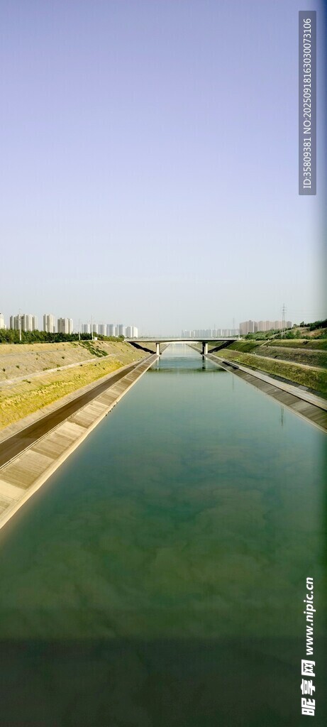 宽阔河道景观